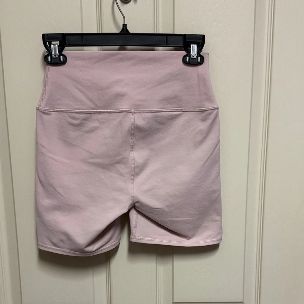 Alo Yoga Ballet Pink 5” Airbrush High-waist Biker Short - Picture 2 of 15